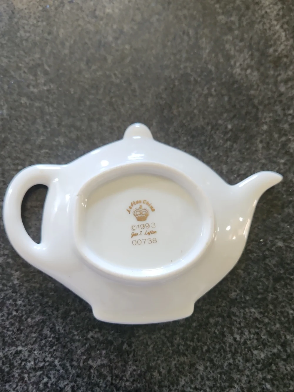 1993 Lefton Porcelain Tea Bag Rest with Pink Rose Pattern